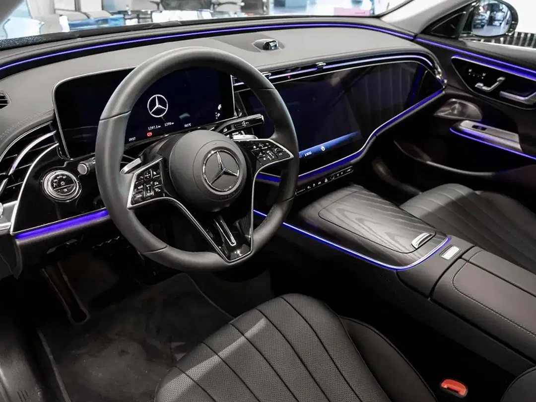 Mercedes-Benz E 300 - Thumbnail 8