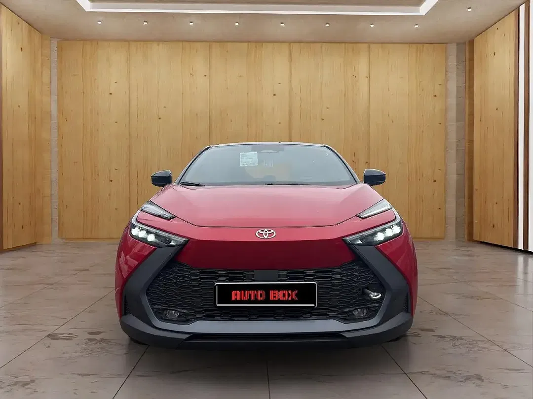 Toyota C-HR - Thumbnail 2