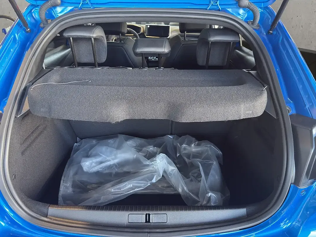 Peugeot 208 - Thumbnail 8