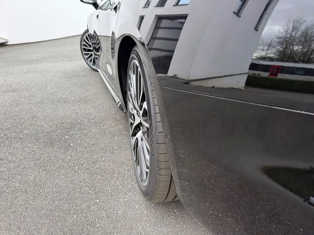 Audi A6 - Thumbnail 3