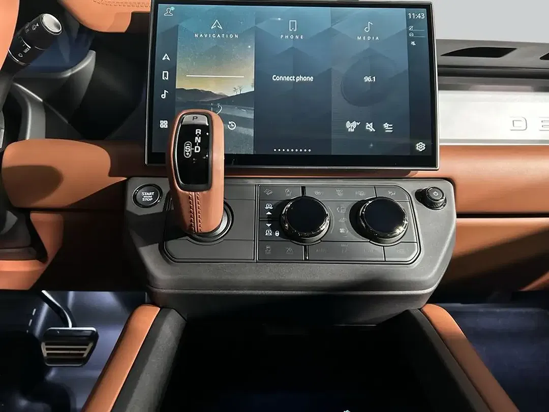 Land Rover Defender - Thumbnail 14