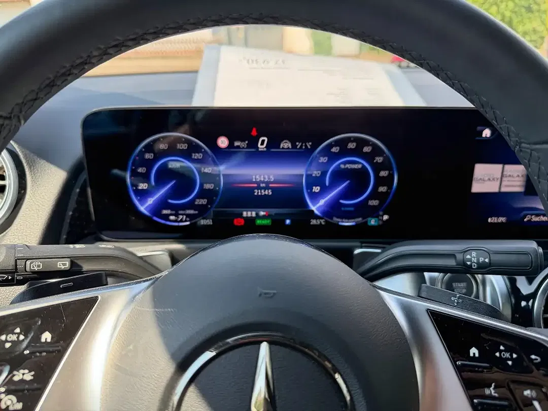 Mercedes-Benz EQB 250 - Thumbnail 9