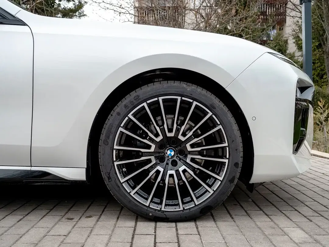 BMW 740 - Thumbnail 10