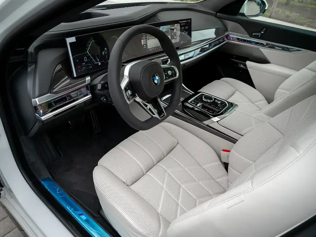 BMW 740 - Thumbnail 11