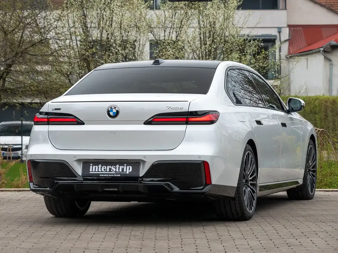 BMW 740 - Thumbnail 6