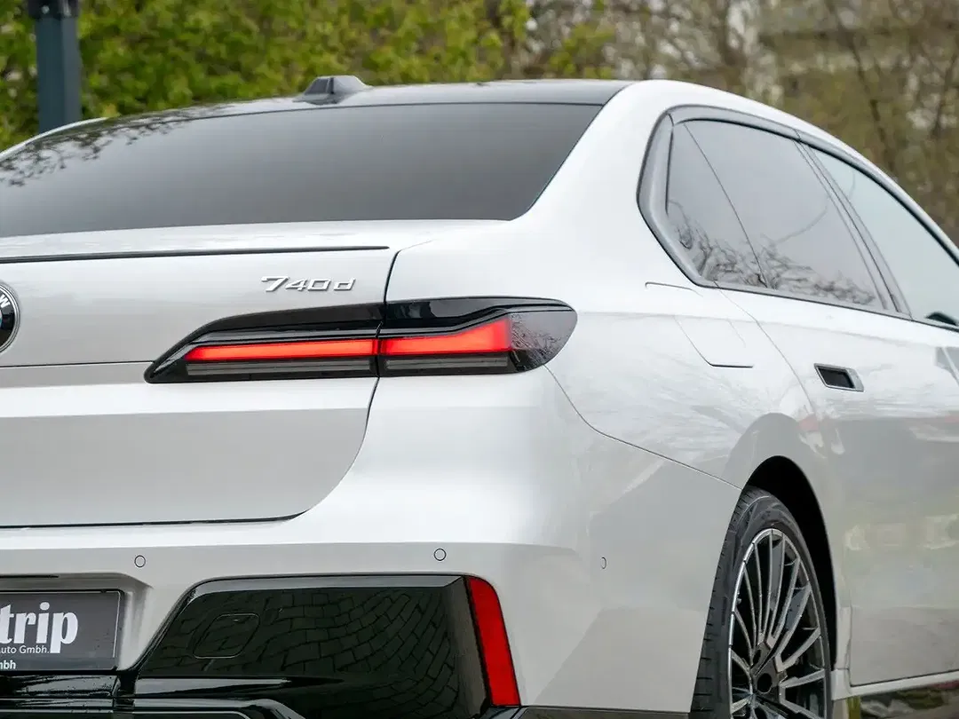 BMW 740 - Thumbnail 8