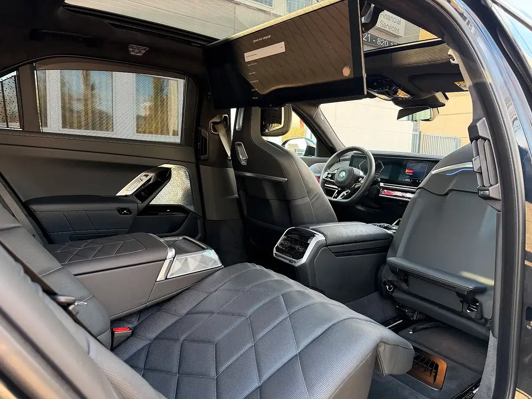 BMW 750 - Afbeelding 1