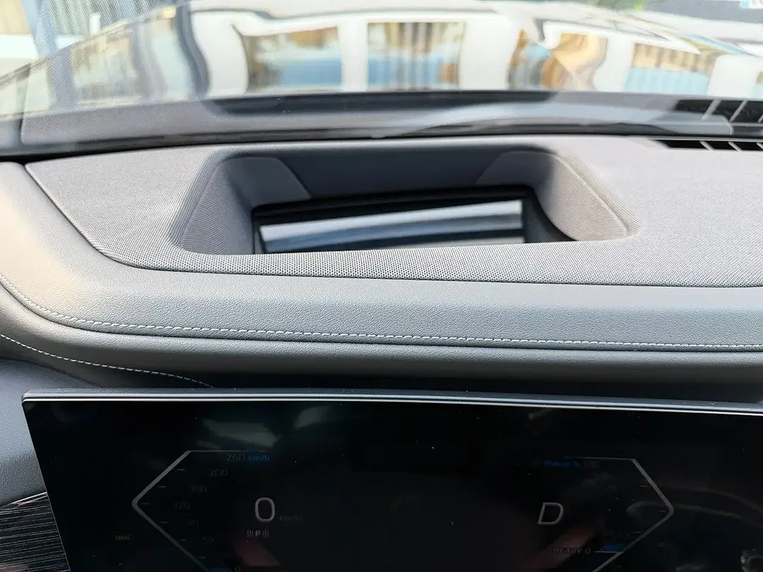 BMW 750 - Thumbnail 7