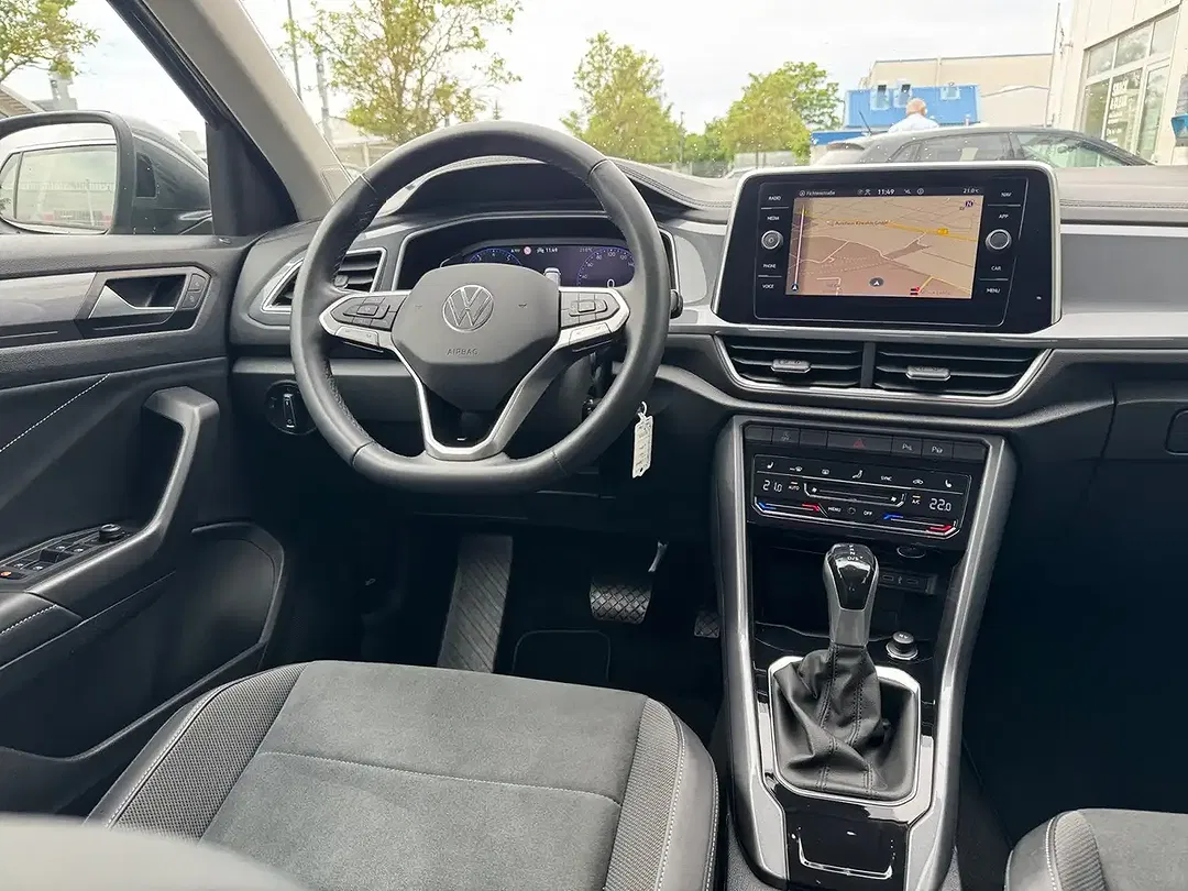 Volkswagen T-Roc - Thumbnail 11