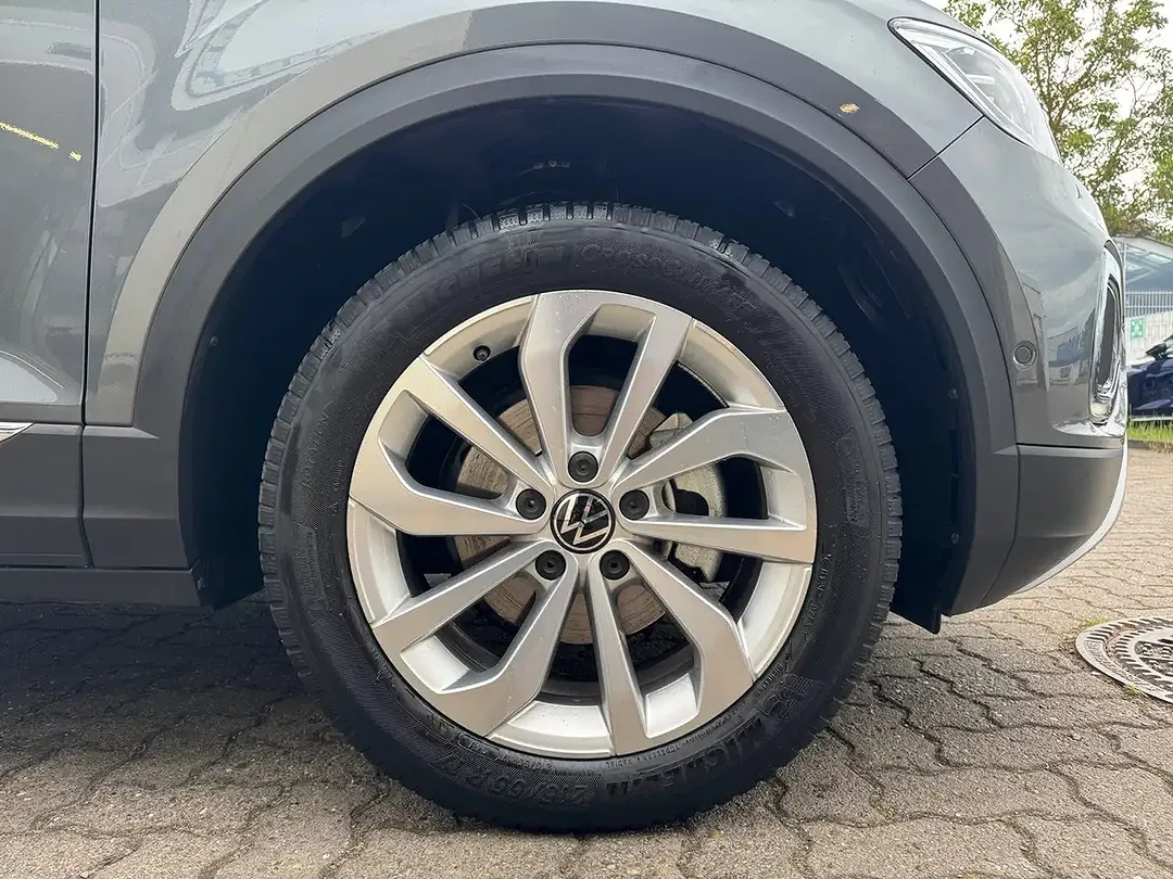 Volkswagen T-Roc - Thumbnail 8