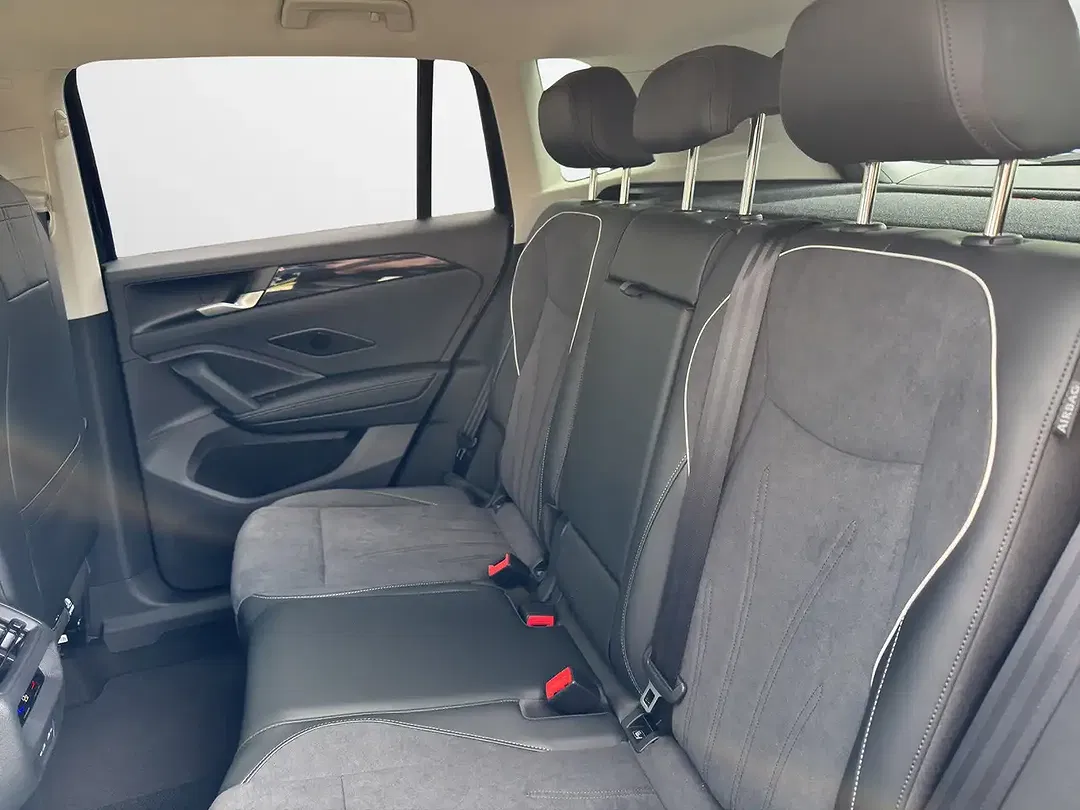 Volkswagen Tiguan - Thumbnail 11