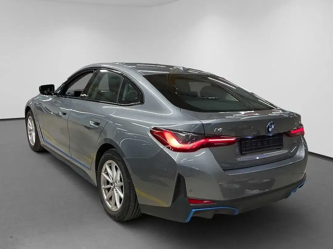 BMW i4 - Thumbnail 2