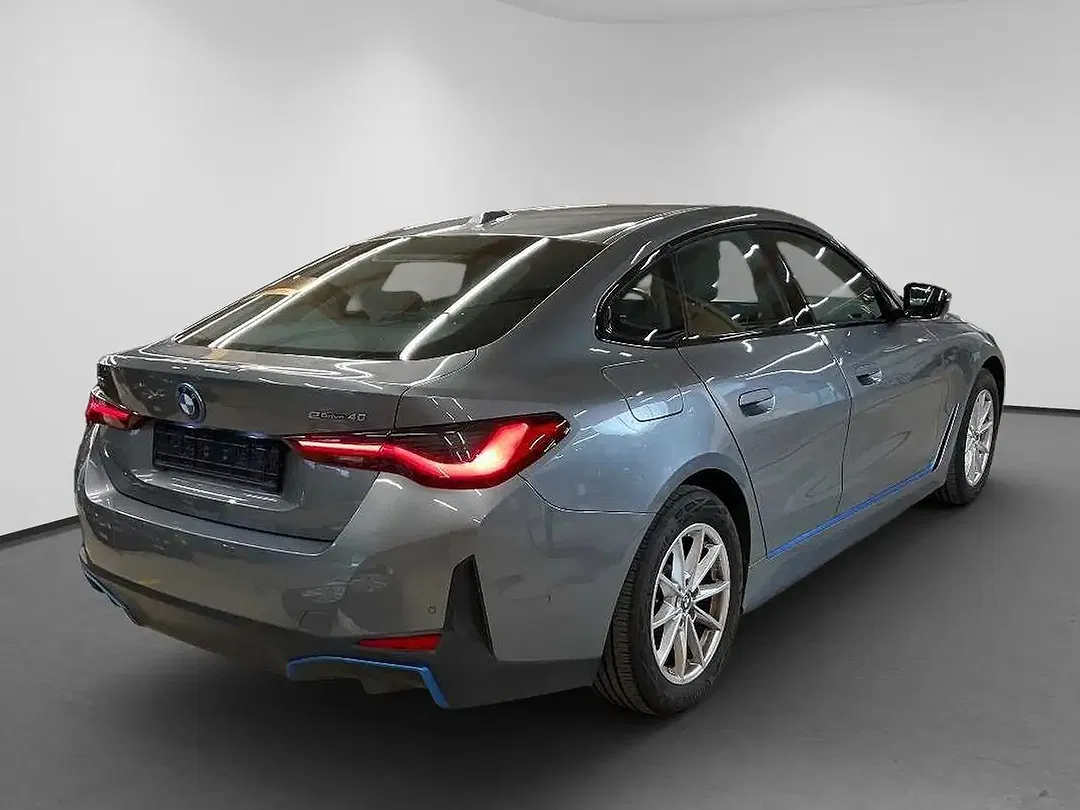 BMW i4 - Thumbnail 7