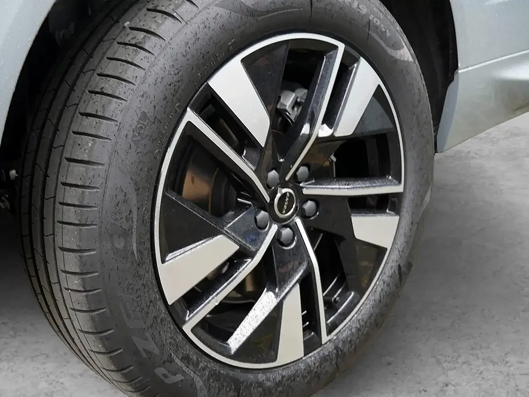 Volvo XC60 - Thumbnail 9