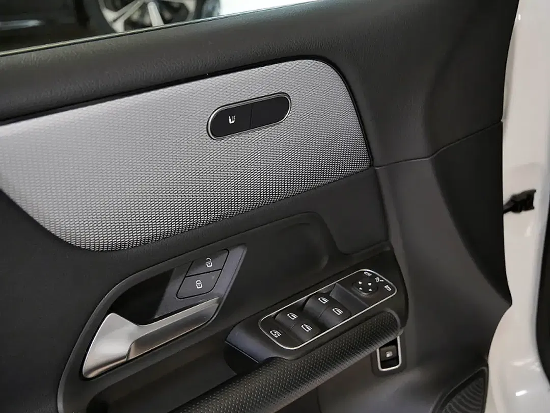Mercedes-Benz B 250 - Thumbnail 11