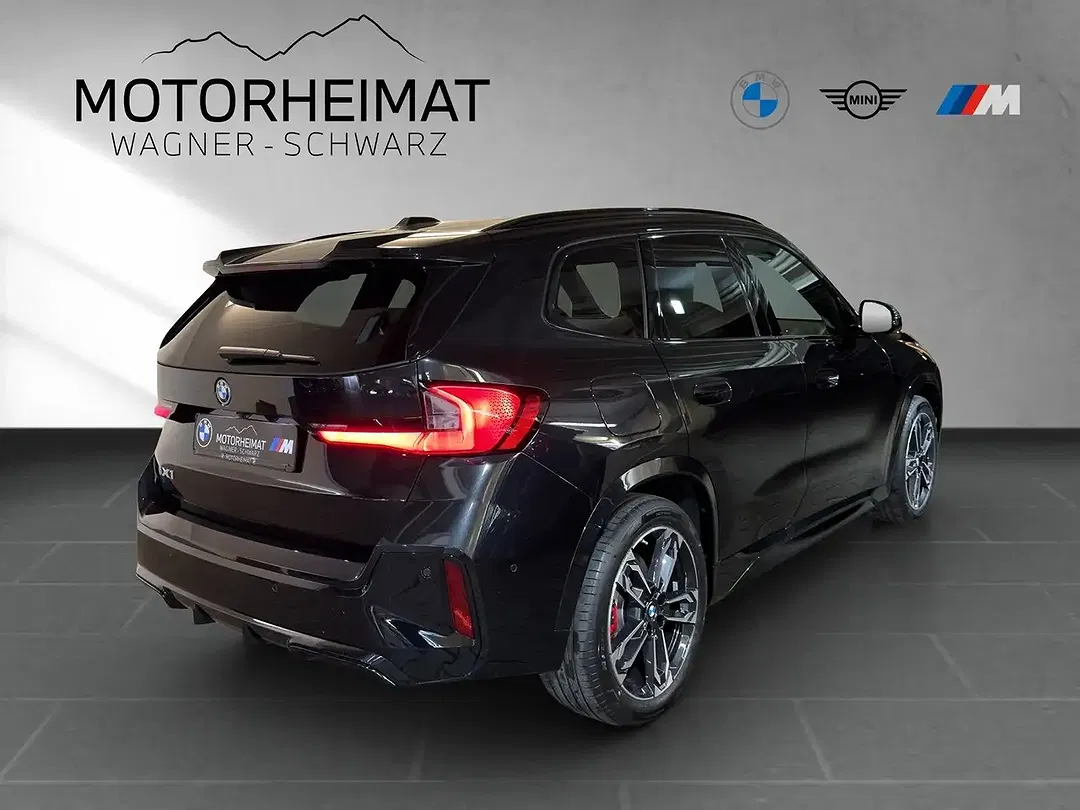 BMW iX1 - Thumbnail 6