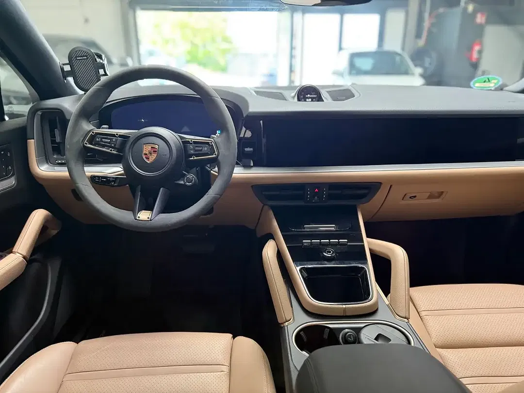 Porsche Cayenne - Thumbnail 11