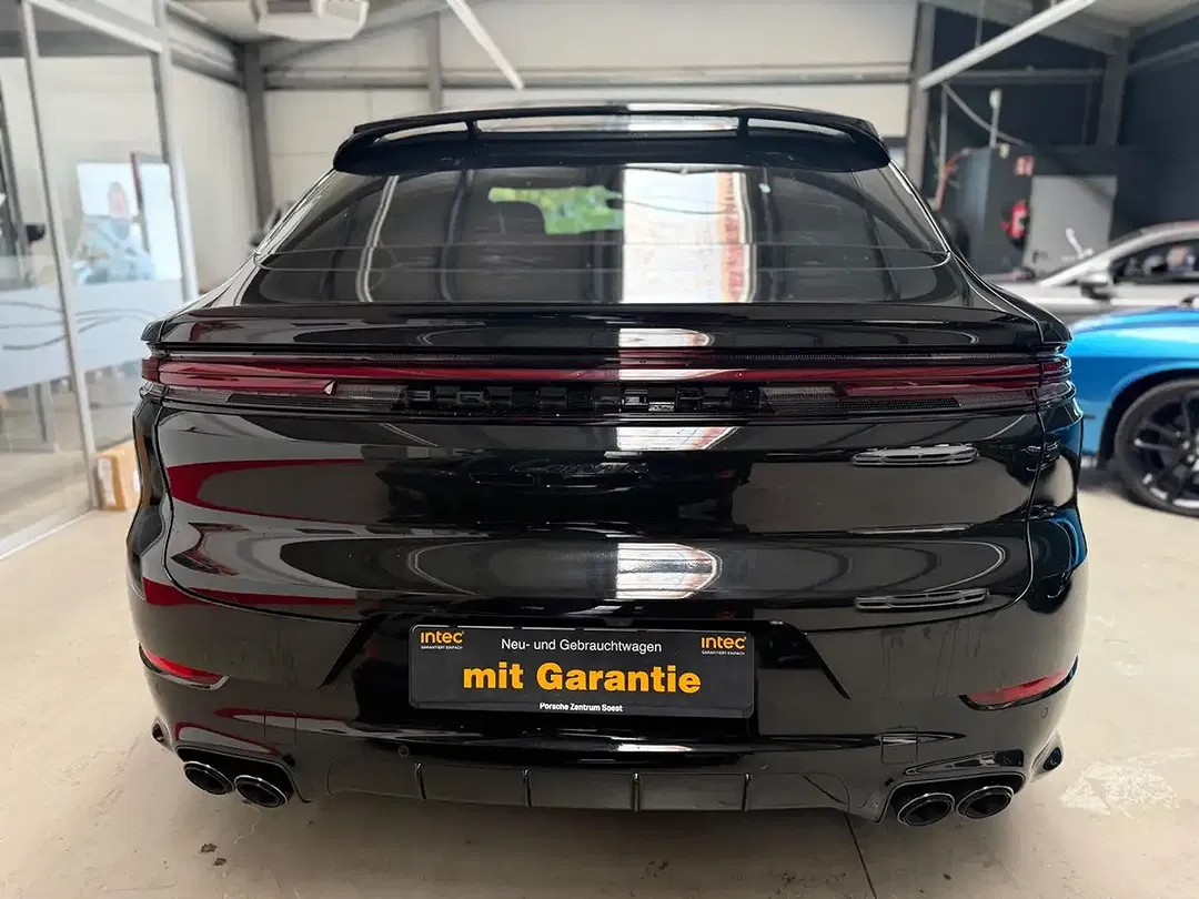 Porsche Cayenne - Thumbnail 6