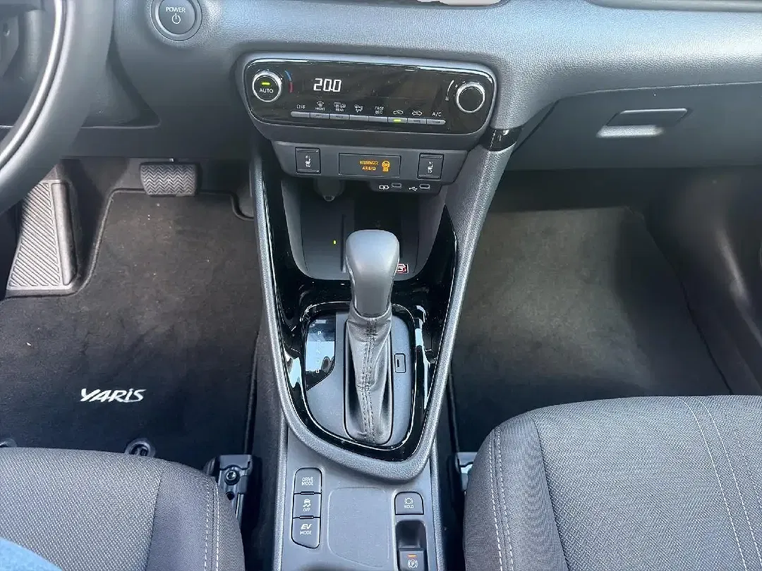 Toyota Yaris - Thumbnail 14