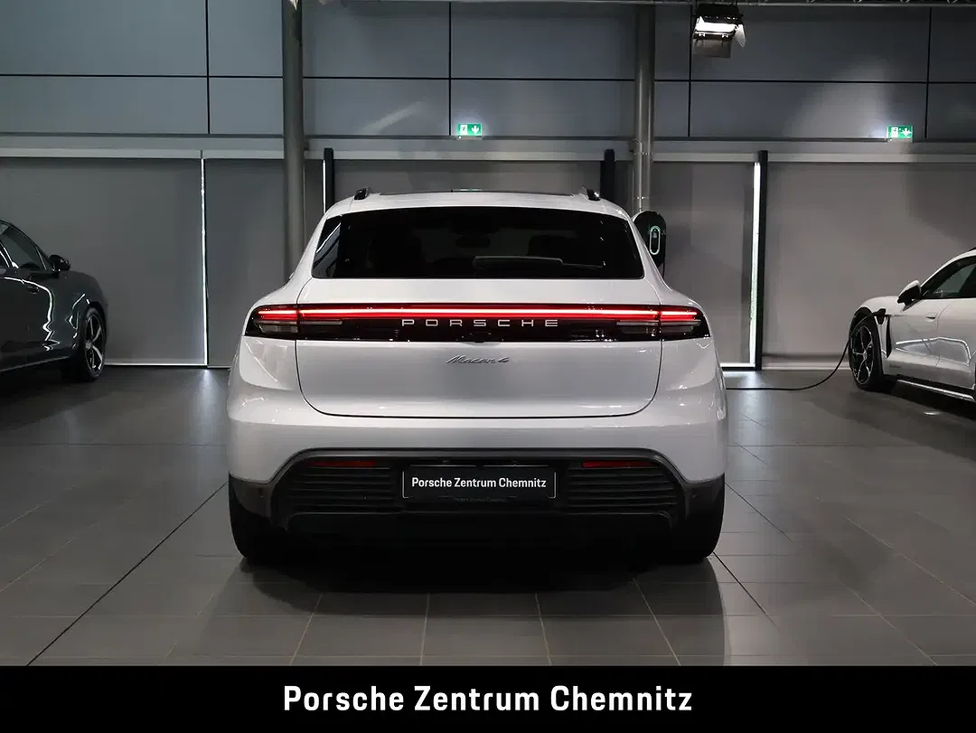 Porsche Macan - Thumbnail 5