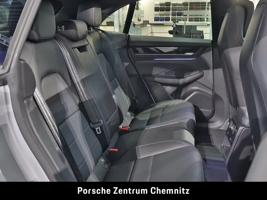 Porsche Macan - Thumbnail 8