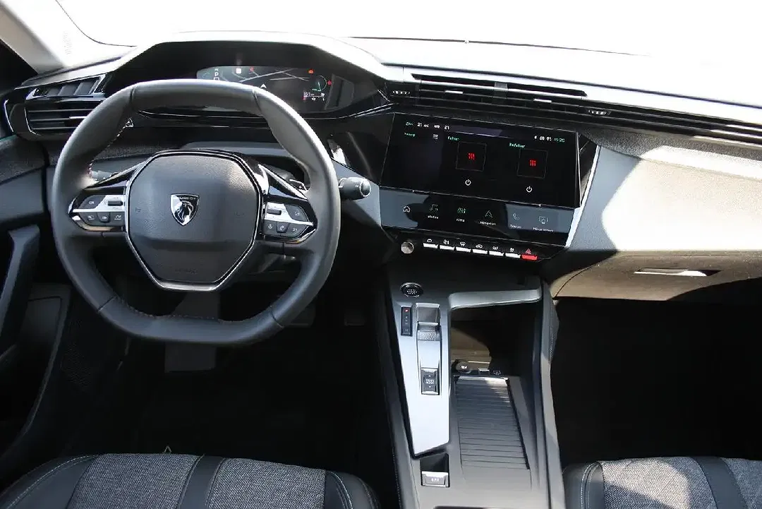 Peugeot 408 - Thumbnail 14