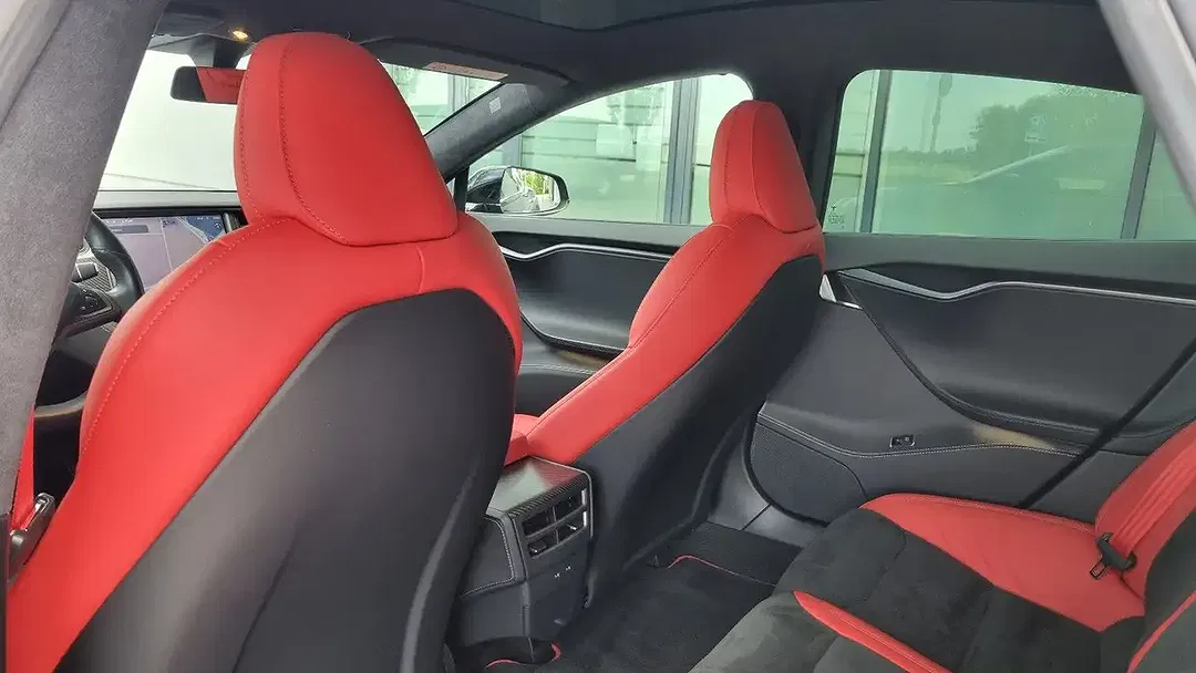 Tesla Model S - Thumbnail 13
