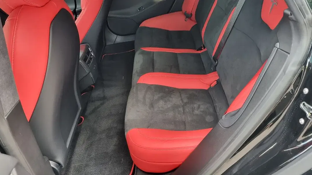 Tesla Model S - Thumbnail 14