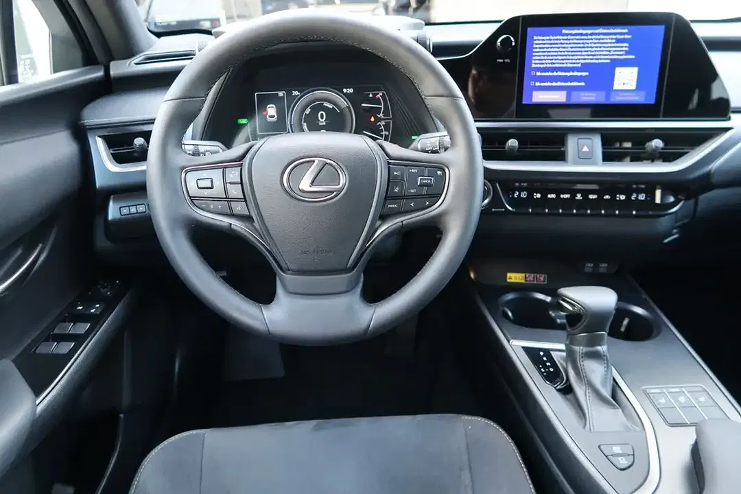 Lexus UX 250h - Thumbnail 13