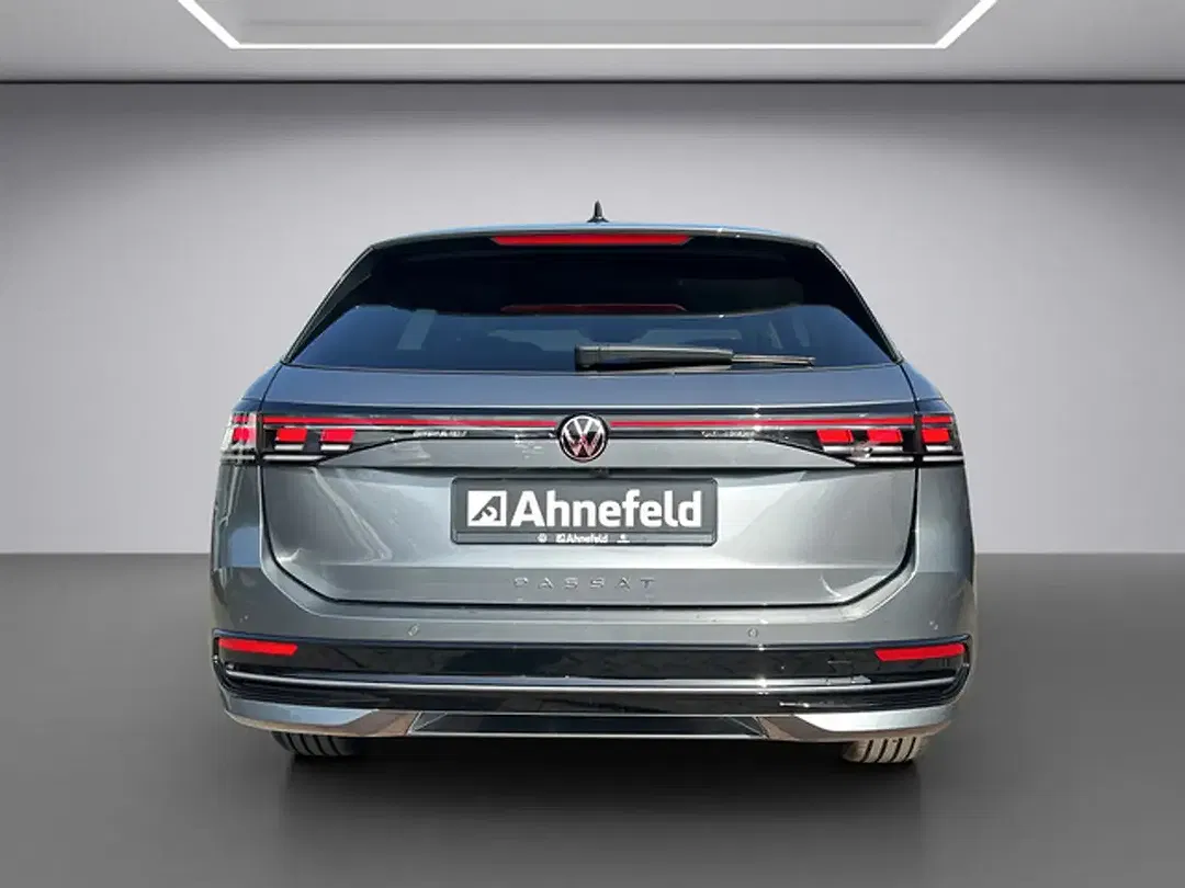 Volkswagen Passat - Thumbnail 4