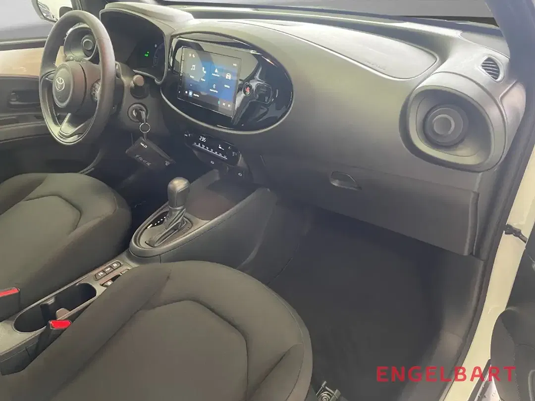 Toyota Aygo X - Thumbnail 10