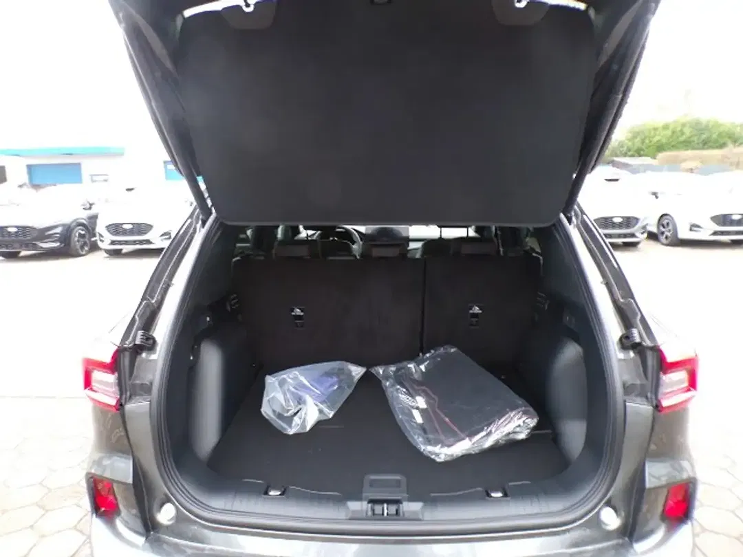 Ford Kuga - Thumbnail 10