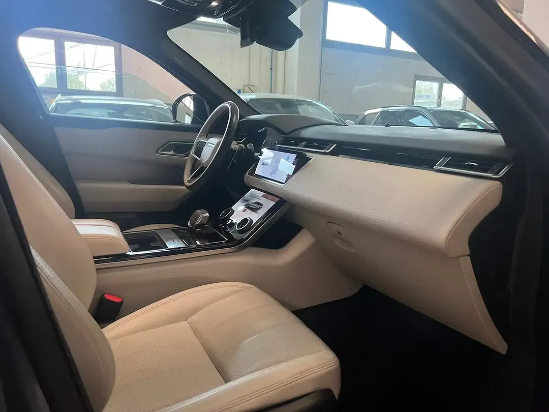 Land Rover Range Rover Velar - Thumbnail 13