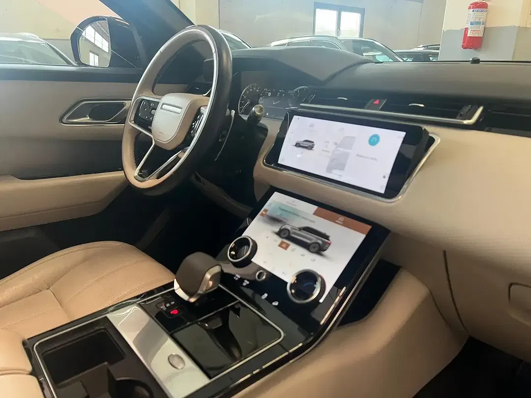 Land Rover Range Rover Velar - Thumbnail 14