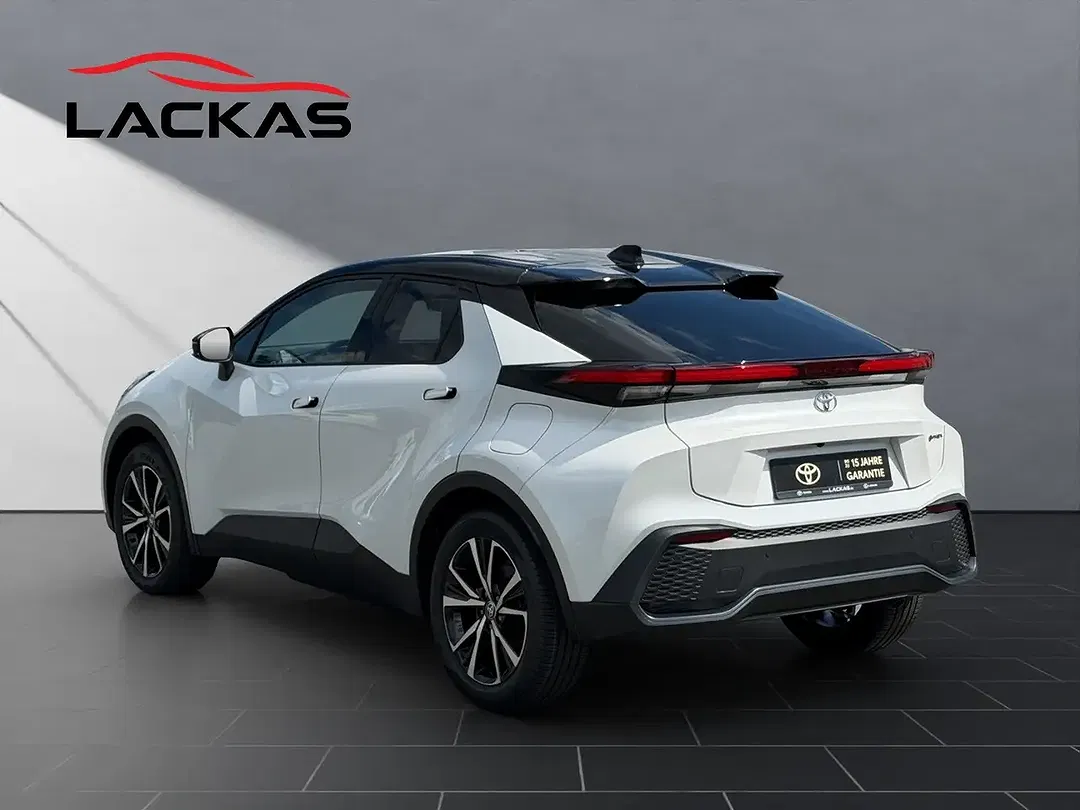 Toyota C-HR - Thumbnail 3