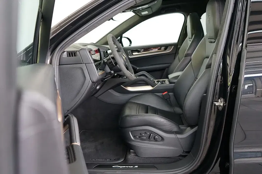 Porsche Cayenne - Thumbnail 26