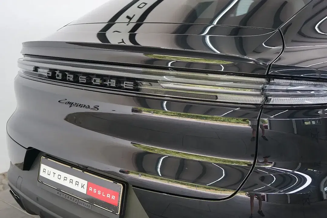 Porsche Cayenne - Thumbnail 3