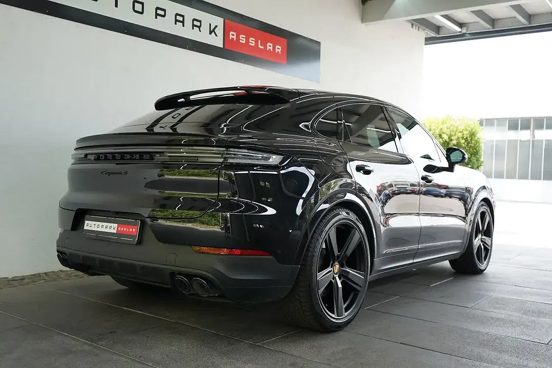 Porsche Cayenne - Thumbnail 4