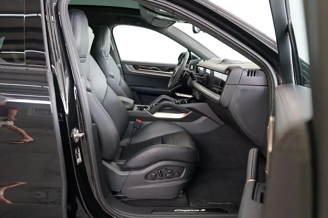 Porsche Cayenne - Thumbnail 7