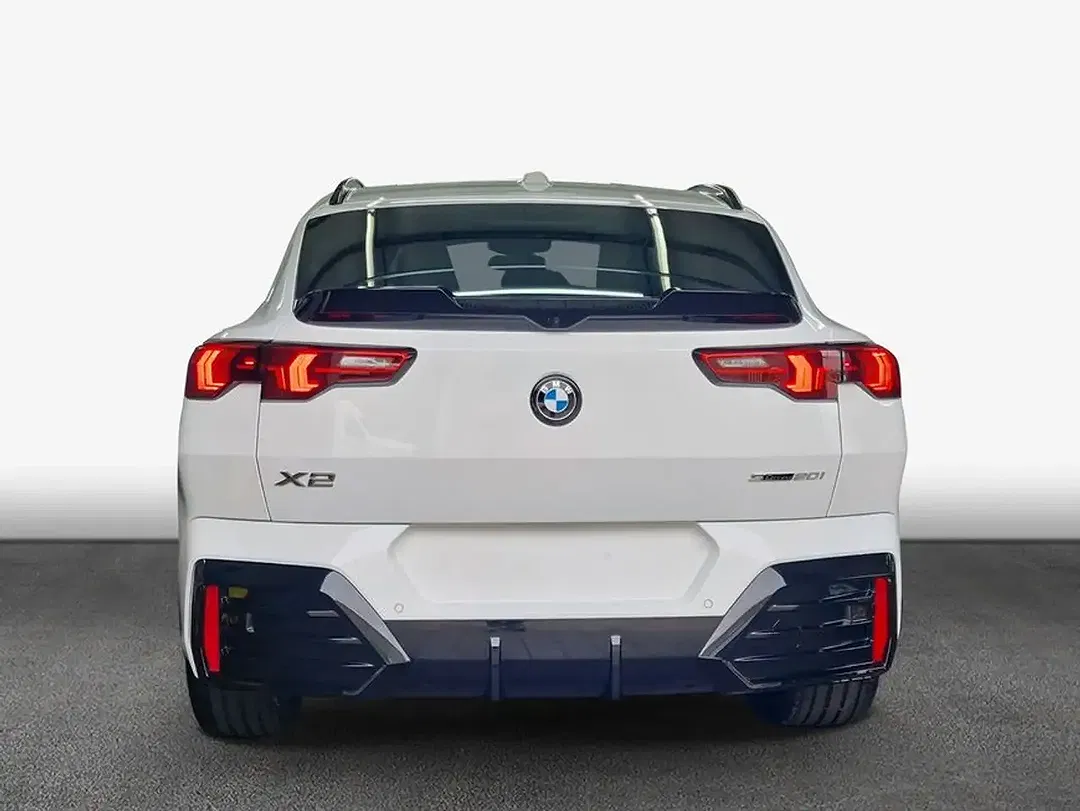 BMW X2 - Thumbnail 3