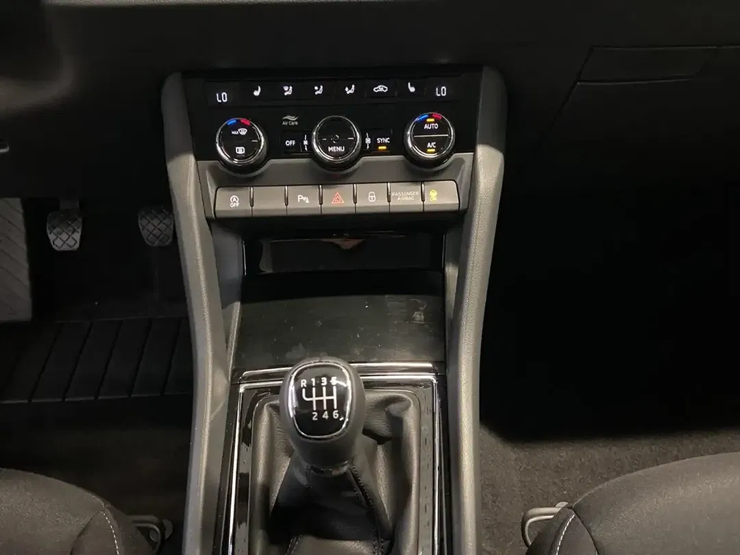 Skoda Karoq - Thumbnail 11