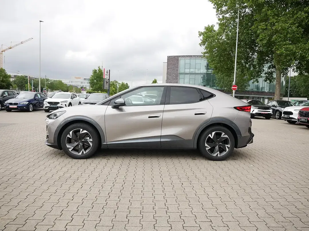 CUPRA Tavascan - Thumbnail 8