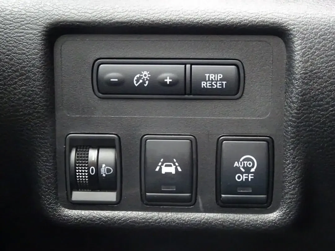 Nissan Micra - Thumbnail 11