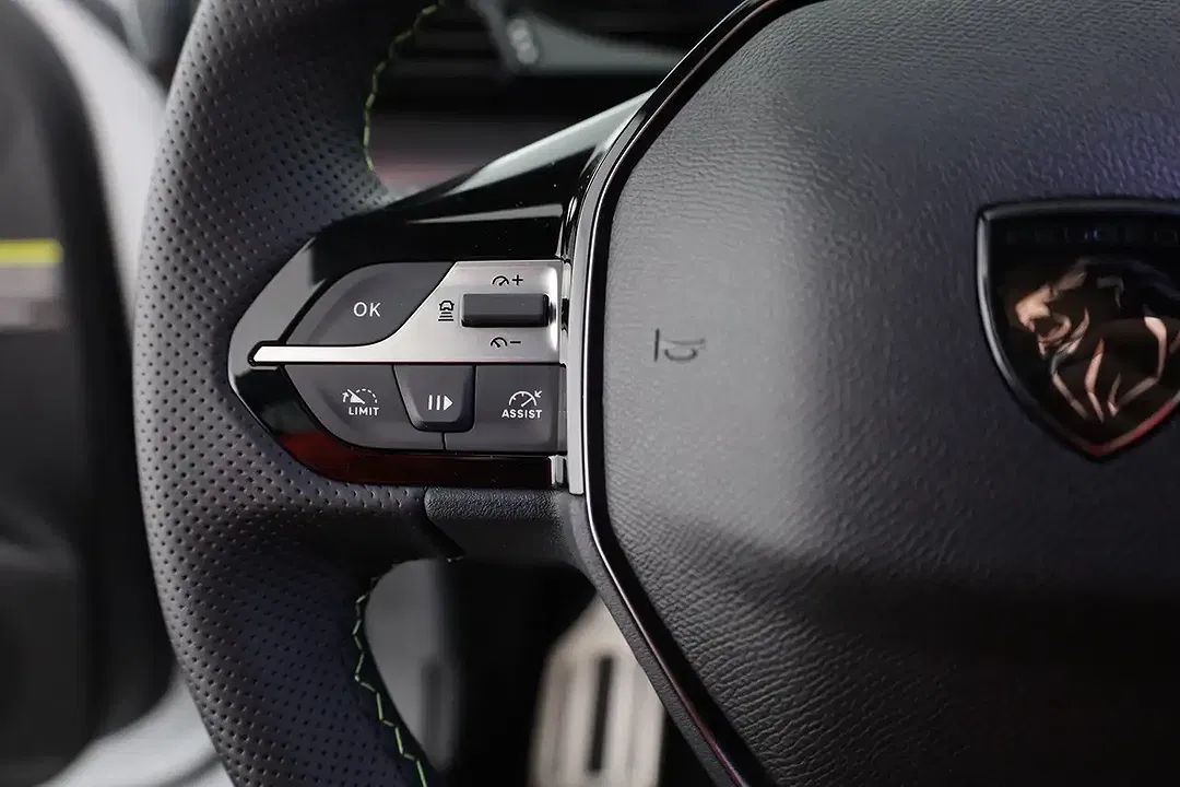 Peugeot 408 - Thumbnail 13