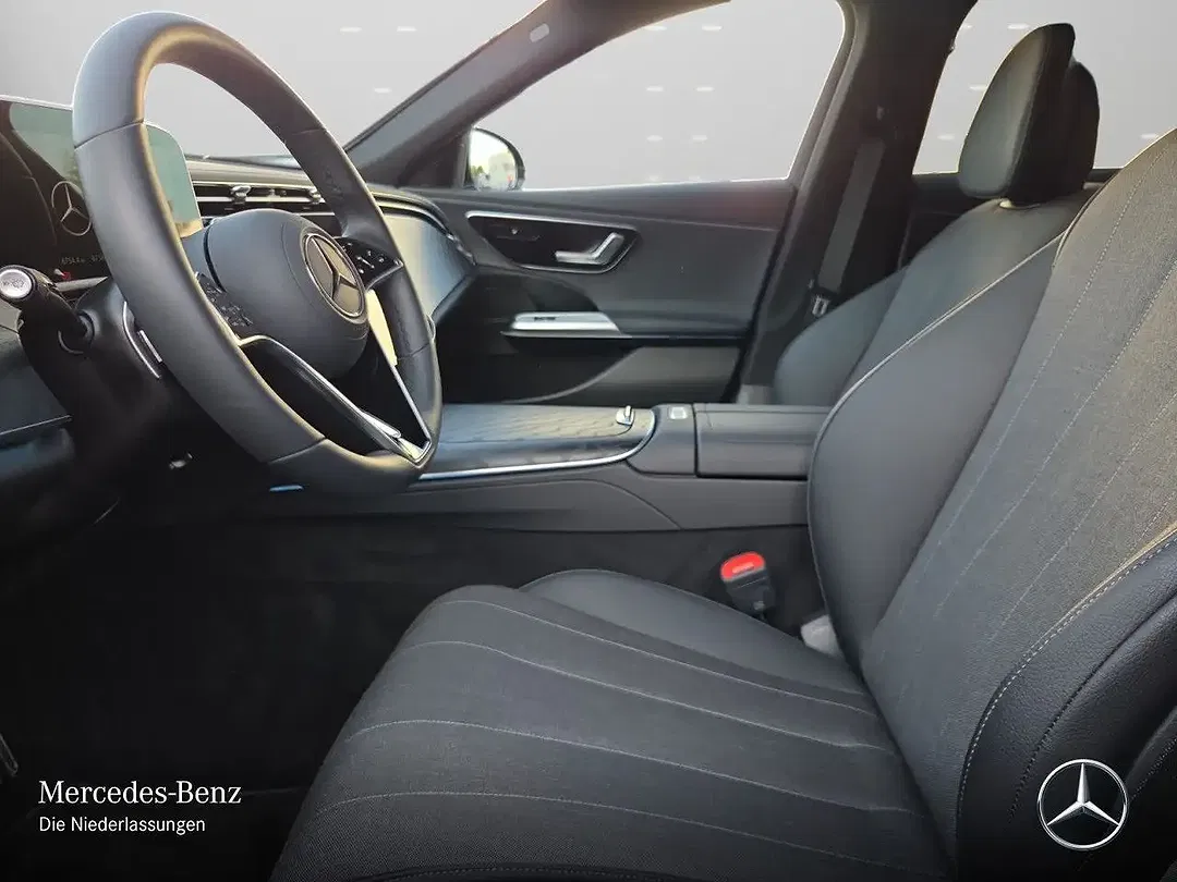 Mercedes-Benz E 200 - Thumbnail 10
