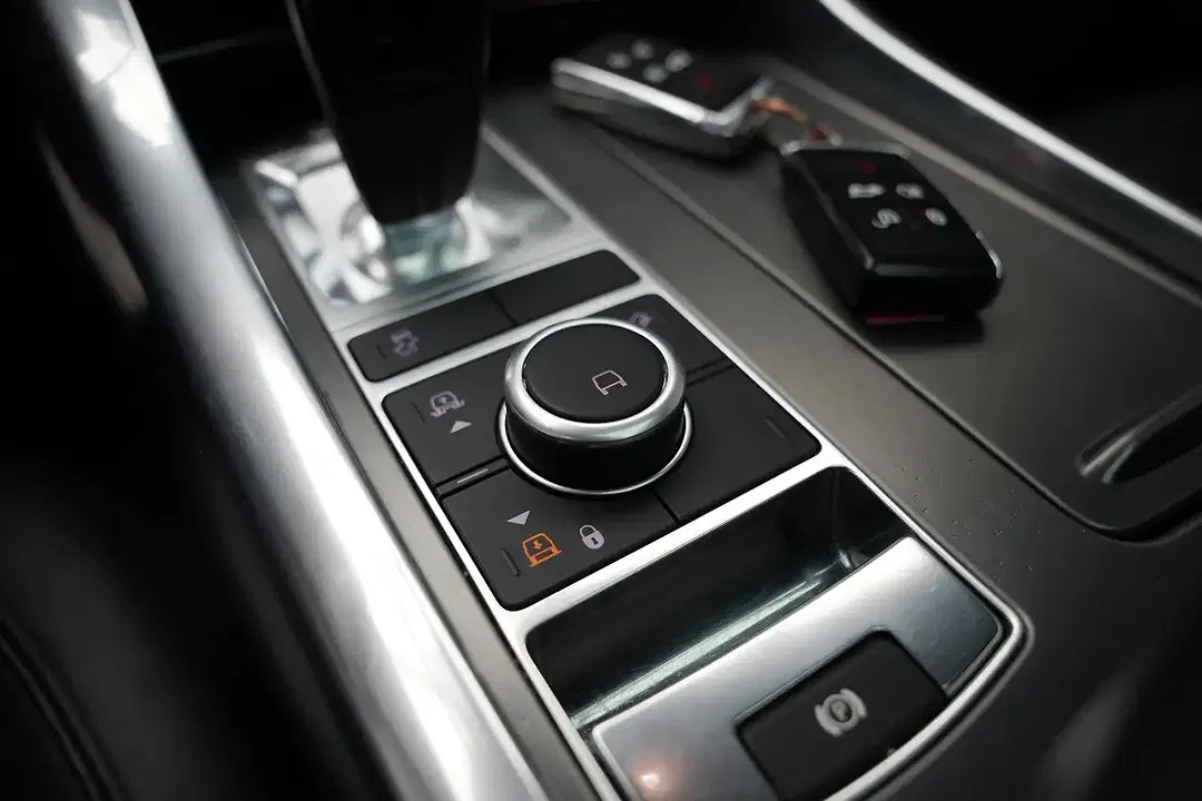 Land Rover Range Rover Sport - Thumbnail 31