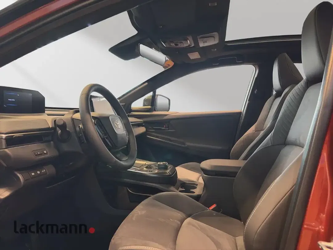 Toyota C-HR - Thumbnail 8