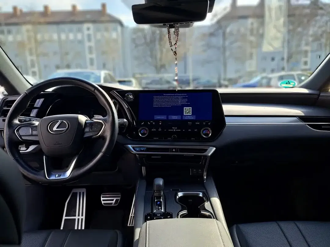 Lexus RX 500h - Thumbnail 11
