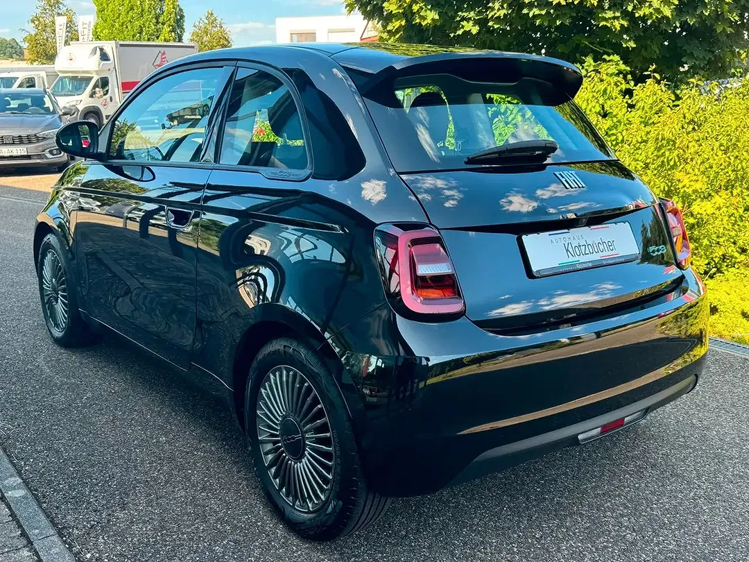 Fiat 500e - Thumbnail 3