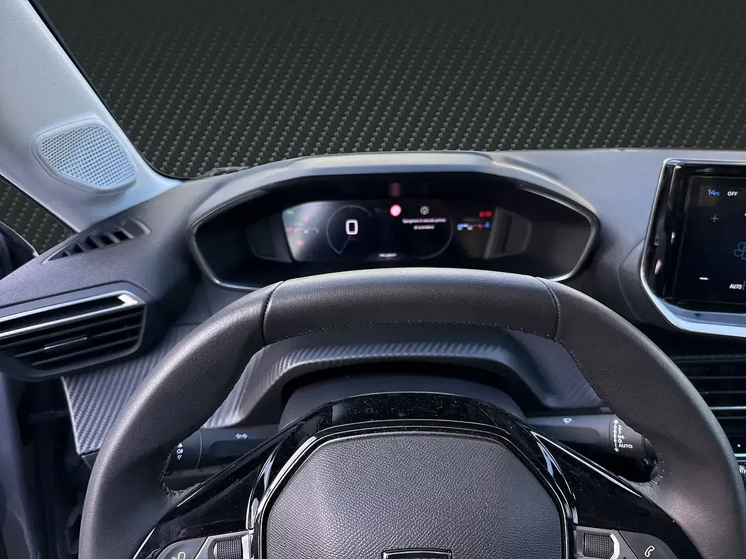 Peugeot 208 - Thumbnail 13